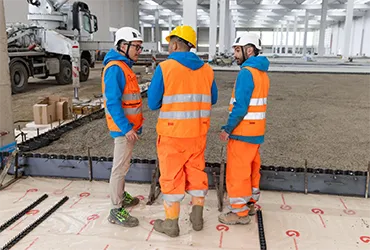 Perfiles industriales en la práctica: ¿cómo elegir la solución ideal según la carga y el tipo de pavimento?